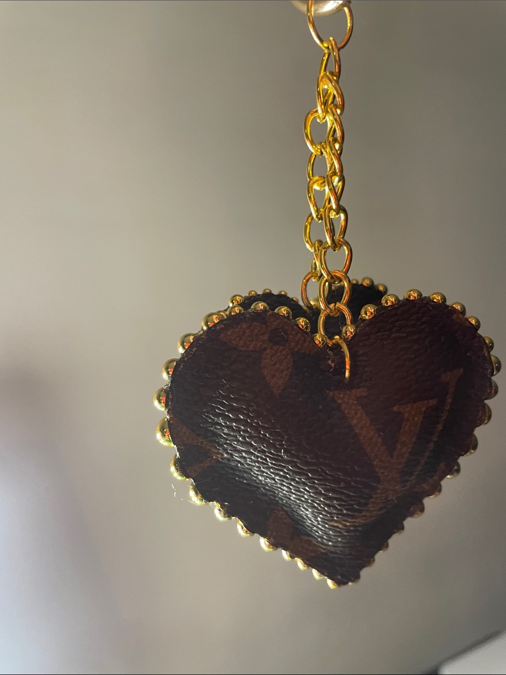 Double heart studded keychain - Picture 4 of 5
